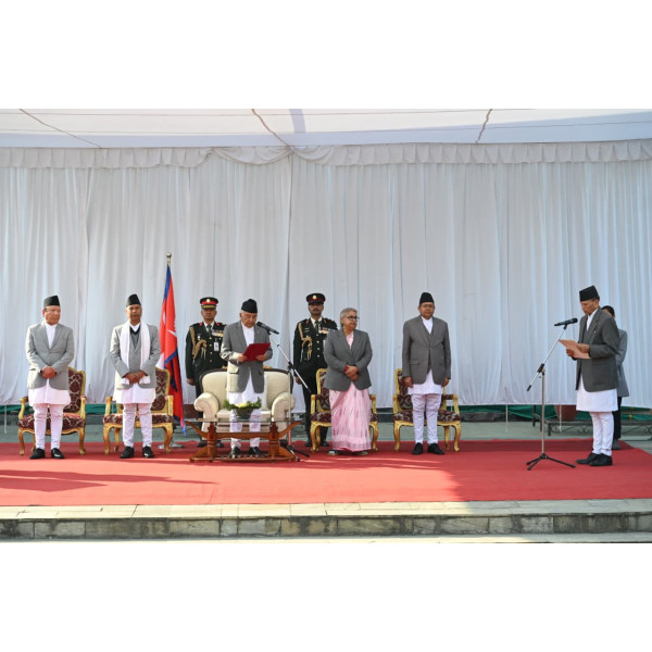 नवनियुक्त परराष्ट्रमन्त्री बालानन्द शर्माद्वारा पद तथा गोपनियताको शपथ ग्रहण