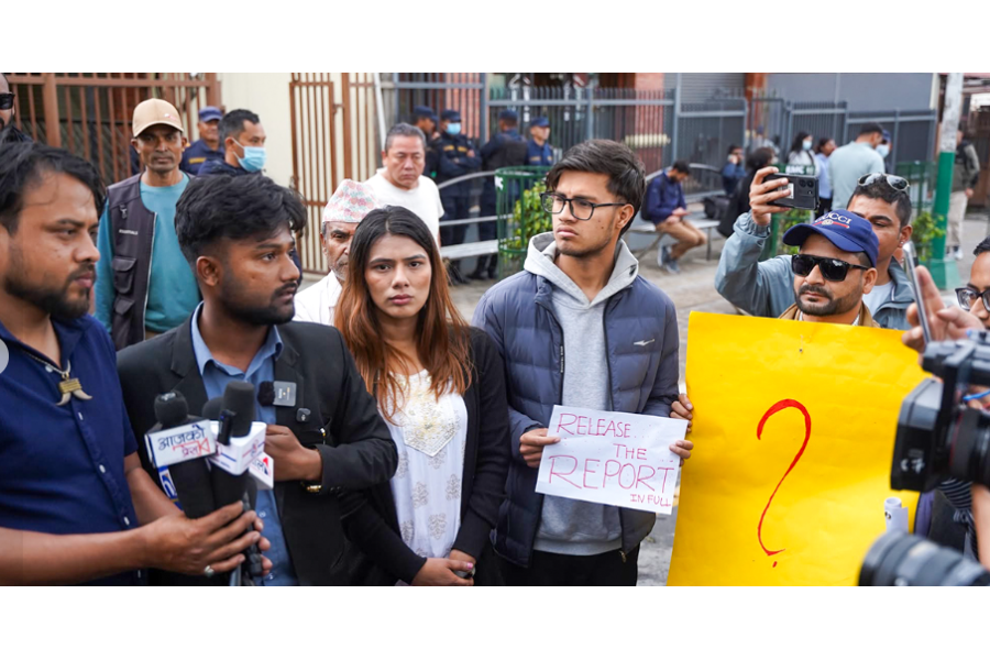 कार्की आयोगको प्रतिवेदन सार्वजनिक गर्न माग गर्दै जेनजी युवाहरूको माइतीघरमा प्रदर्शन